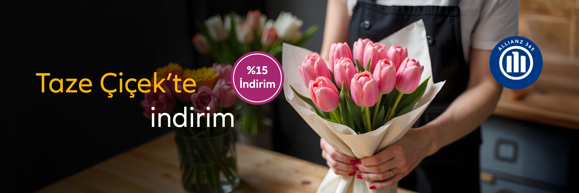 Allianz 365 Taze Çiçek %15 indirim kampanyası, elinde pembe lale buketi tutan çiçekçi görseli