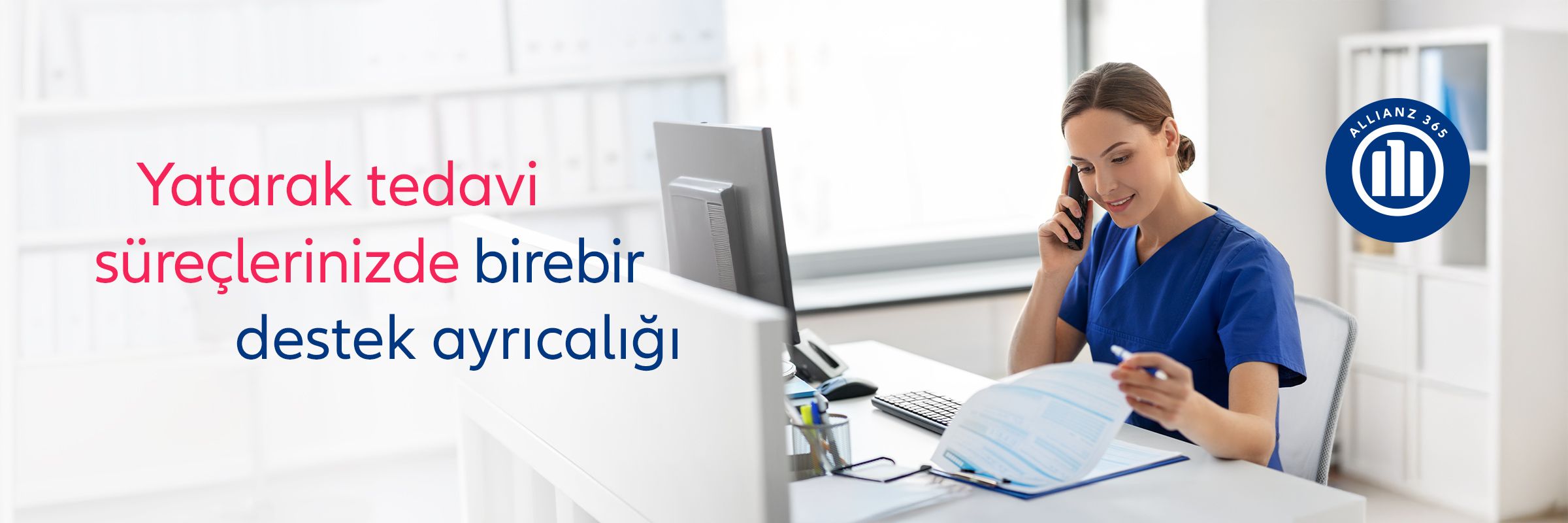 Allianz 365 ile yatarak tedavi süreçlerinde birebir destek sunan çağrı merkezi çalışanı.
