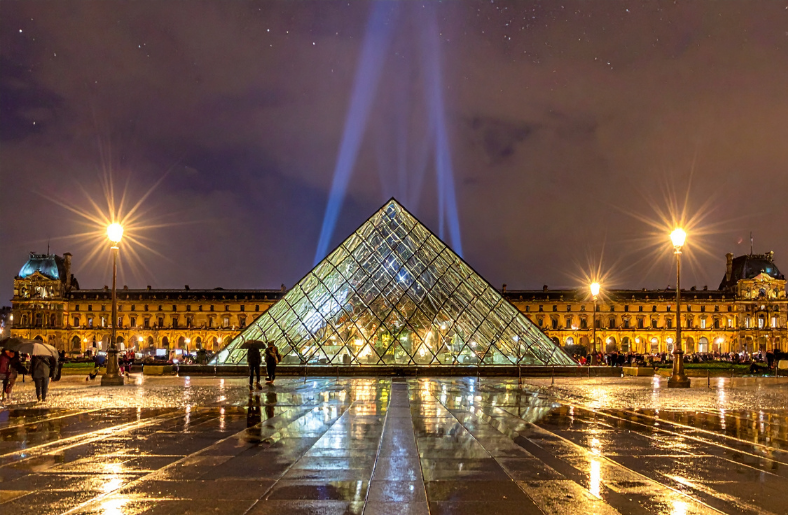 louvre müzesi